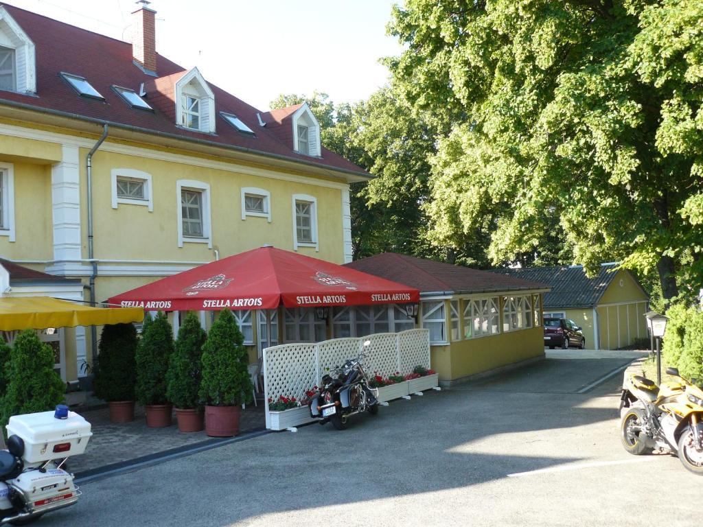 Hotel Aranysas Alsóörs 外观 照片